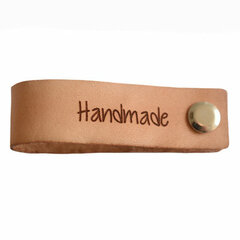 Leren-labels-met-schroef