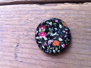 Houten knoop met bloemetjesprint 4cm