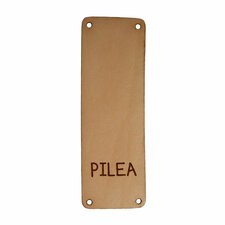 Leren label 9x3cm Pilea