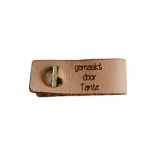 Leren label 4,5x1,5 cm Gemaakt door tante met schroef