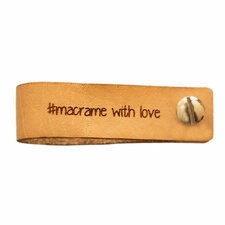 Leren label 7x2 cm macrame with love met schroef