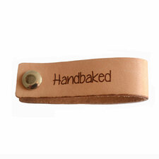 Leren label 7x2 cm Handbaked met schroef